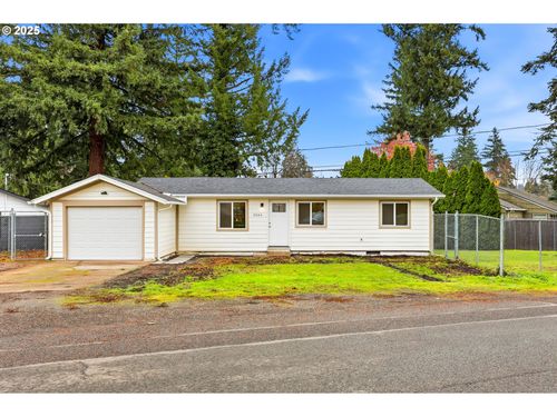 2004 Se 143rd Ave, Portland, OR, 97233-2439 | Card Image