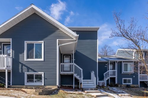 3558 N Willow Ct, Bettendorf, IA, 52722-2885 | Card Image