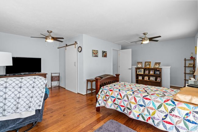 UPSTAIRS 2ND PRIMARY SUITE | Image 30