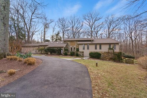 10124 Captain Hickory Pl, GREAT FALLS, VA, 22066-2530 | Card Image