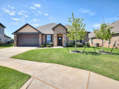 9004 Nw 149th Ter, Yukon, OK, 73099-5472 | Card Image