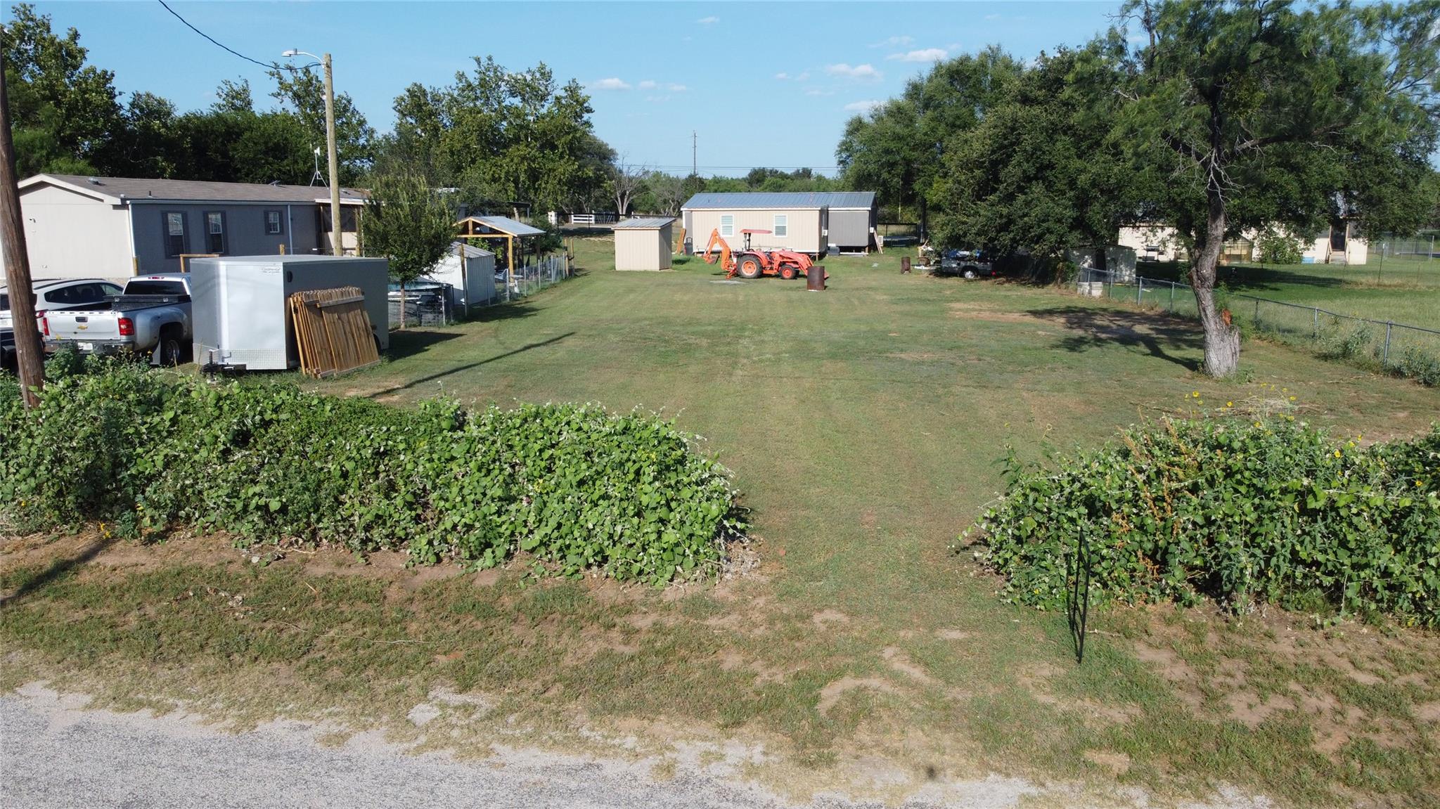 Land in Kingsland