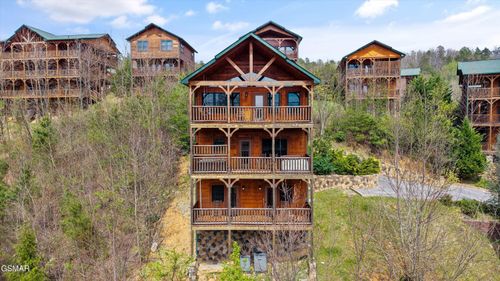 655 Gatlinburg Falls Way, Gatlinburg, TN, 37738 | Card Image