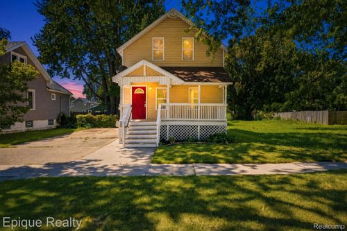 2413 Walnut Street, Port Huron, MI, 48060 | Card Image