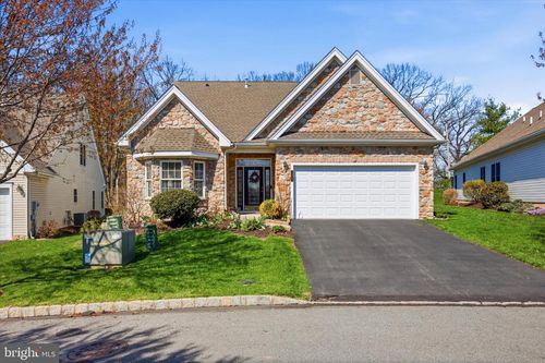 158 Glenmoor Cir N, Easton, PA, 18045-2179 | Card Image