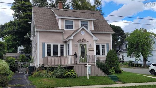 31 Royal Ave, Sydney, NS, B1P4M1 | Card Image