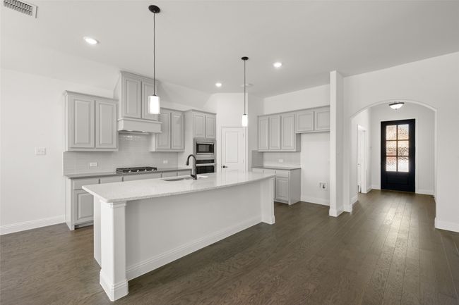 314 Bowrider Ln, House other with 4 bedrooms, 2 bathrooms and null parking in Granbury TX | Image 4