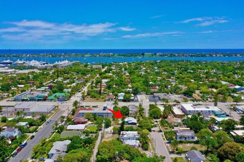 611 35th St, West Palm Beach, FL, 33407-4833 | Card Image