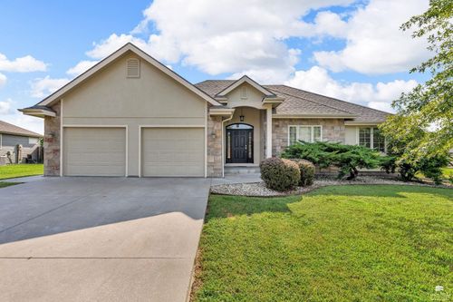4105 Eagle Valley Dr, Manhattan, KS, 66502-1581 | Card Image