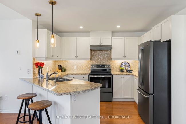 460 Country Club Dr, House attached with 3 bedrooms, 3 bathrooms and 4 parking in Bath ON | Image 20
