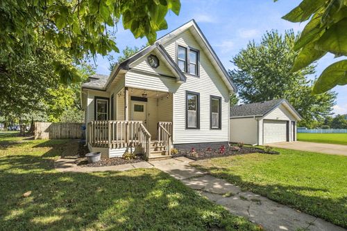 209 S East St, Odell, IL, 60460-9443 | Card Image