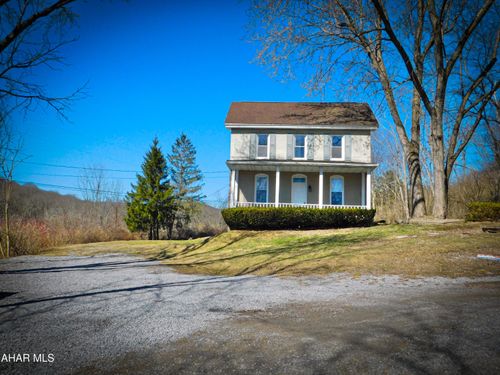 143 Frantz Ln, Tyrone, PA, 16686-7558 | Card Image