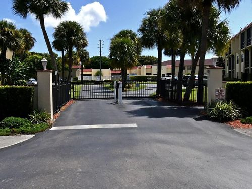 2-106-2050 Oleander Avenue, Fort Pierce, FL, 34950 | Card Image
