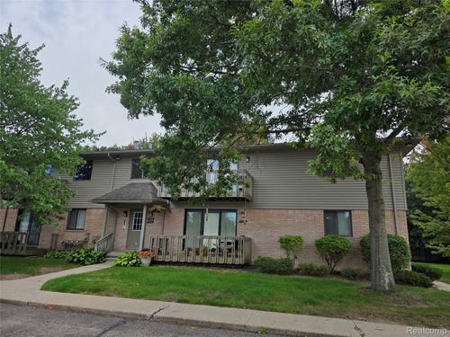 1164 Hillcrest Dr, Oxford, MI, 48371-6018 | Card Image