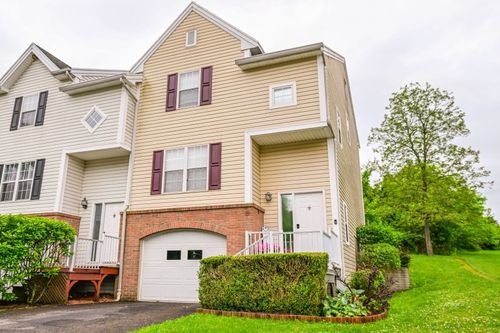 18 Westfield Pl, Athens, OH, 45701-3853 | Card Image