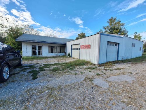 611 Ar 56 Hwy, Calico Rock, AR, 72519-4001 | Card Image