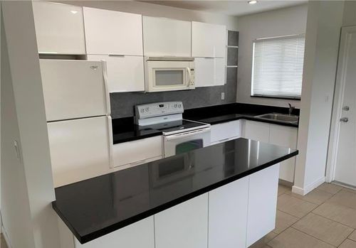 2-2830 Ne 30th Pl, Fort Lauderdale, FL, 33306-1910 | Card Image