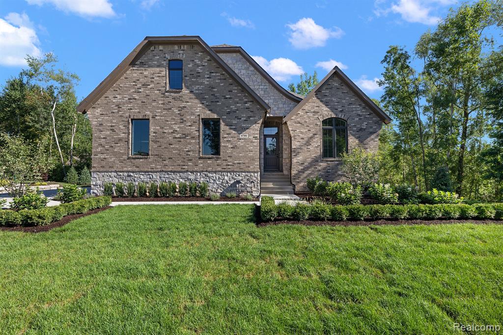 Lake Edge Dr, Brighton, MI 48114