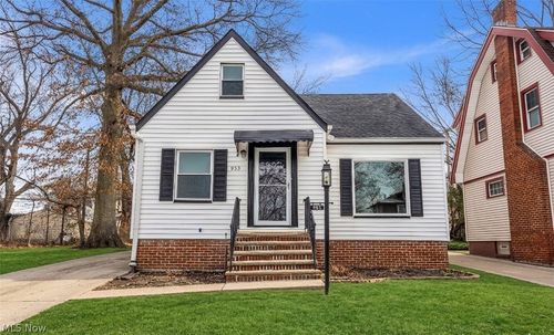 953 Whitby Rd, Cleveland Heights, OH, 44112-2347 | Card Image