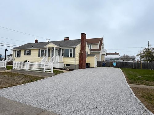 540 Hudson St, Seabrook, NH, 03874-4824 | Card Image
