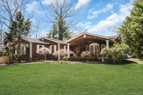 44 Mcculloch Dr, Dix Hills, NY, 11746-8328 | Card Image