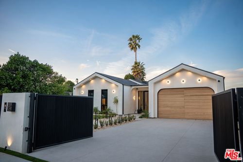 22821 Collins St, Woodland Hills, CA, 91367-6706 | Card Image