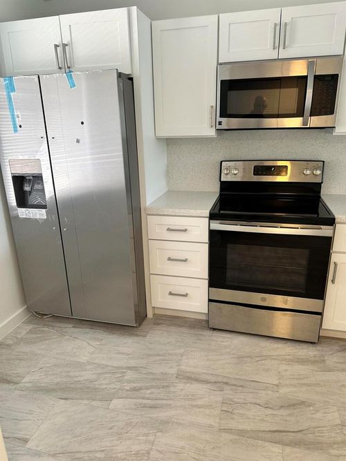 408-7145 Huntington Ln, Delray Beach, FL, 33446-2507 | Card Image