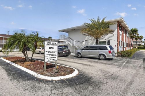 25-810 Lake Shore Dr, West Palm Beach, FL, 33403-2943 | Card Image