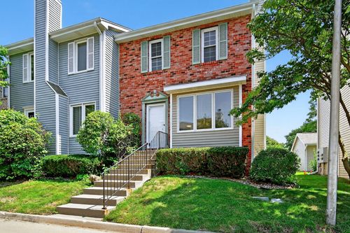 5238 Meredith Dr, Des Moines, IA, 50310-2956 | Card Image