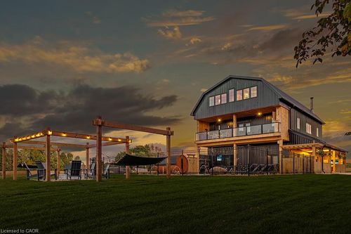 402075 Grey Road 17, Georgian Bluffs, ON, N0H2T0 | Card Image