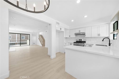 unit-10-9140 Burnet Ave, North Hills, CA, 91343-2342 | Card Image