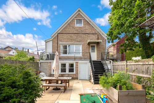 941 32nd St, Chicago, IL, 60608-6615 | Card Image