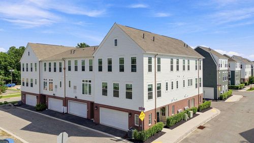 907 Vaughn Ln, Cranberry Twp, PA, 16066-7900 | Card Image