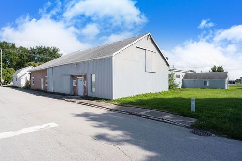 4225 East St, Akron, MI, 48701-2503 | Card Image