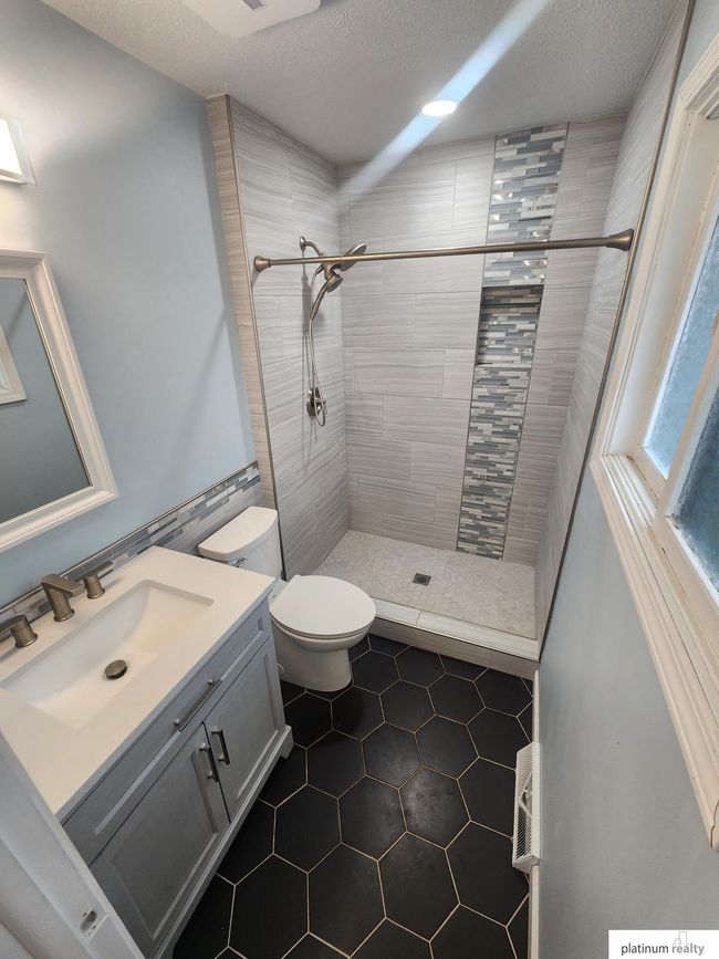 5020 N 106 Th St, House other with 3 bedrooms, 2 bathrooms and 2 parking in Omaha NE | Image 5
