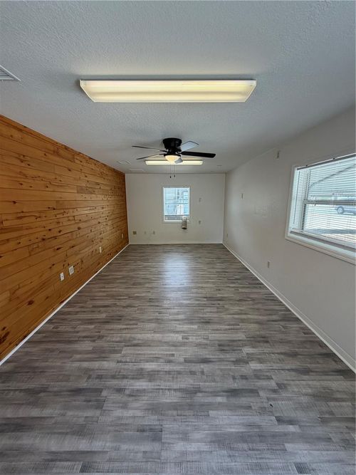 306 N Iona Ave, FRUITLAND PARK, FL, 34731-3361 | Card Image