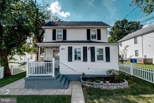 205 10th St, LAUREL, MD, 20707-3403 | Card Image