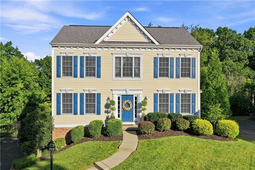1640 Heritage Dr, Pittsburgh, PA, 15237-7612 | Card Image