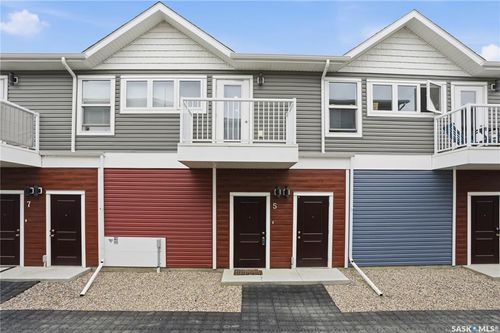 5-401 L Avenue S, Saskatoon, SK, S7M5Y6 | Card Image