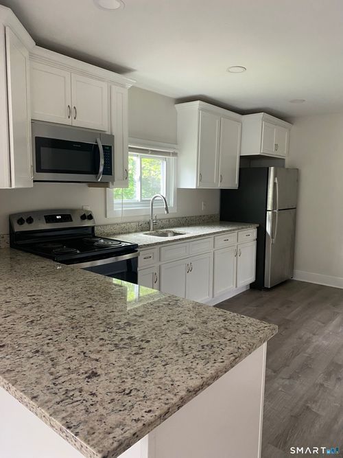 13Unit 9 - 11 Railroad Avenue, Beacon Falls, CT, 06403 | Card Image