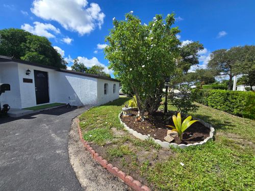 6138 Southgate Blvd, Margate, FL, 33068-1633 | Card Image