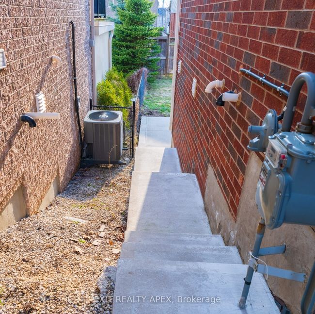 90 Norwich Rd, House other with 4 bedrooms, 4 bathrooms and 3 parking in Breslau ON | Image 46
