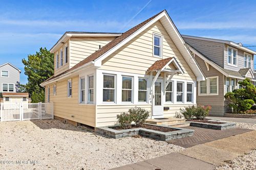 109 E 14th St, Ship Bottom, NJ, 08008-4535 | Card Image