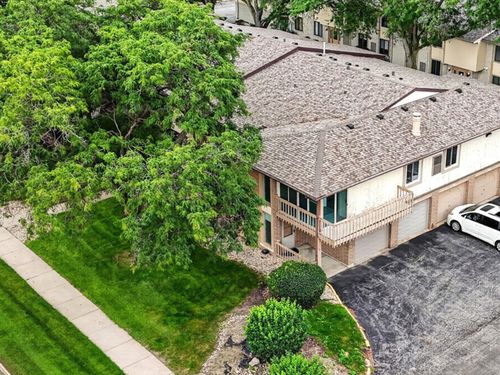100-15713 Orlan Brook Dr, Orland Park, IL, 60462-7958 | Card Image