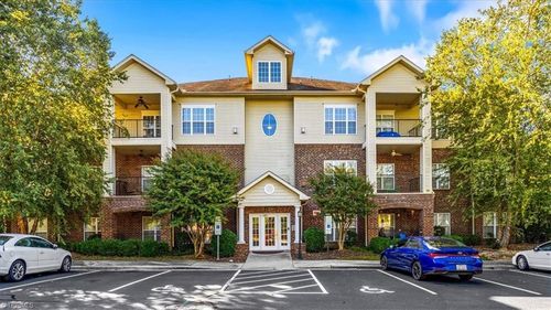 3a-200 Lennox Dr, Jamestown, NC, 27282-9840 | Card Image