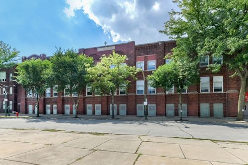 2812 S Quinn St, Chicago, IL, 60608-5921 | Card Image