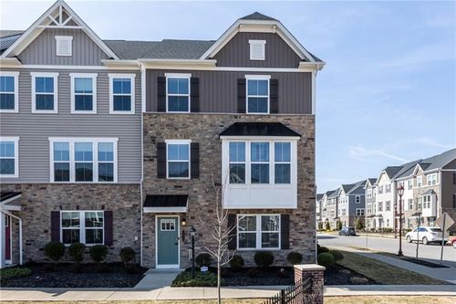 600 Amarth Ln, Cranberry Twp, PA, 16066-3455 | Card Image