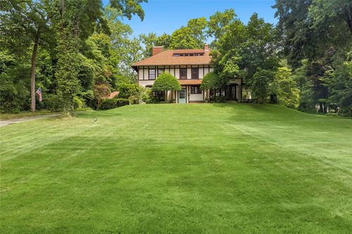 7 Edgehill Rd, Glen Cove, NY, 11542-2613 | Card Image
