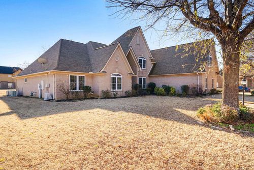 9403 Barkley Manor Cv, Collierville, TN, 38017-3687 | Card Image