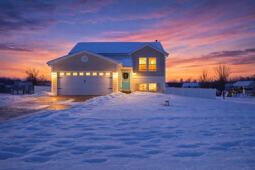 5278 Fieldstone Meadow Dr, Cedar Springs, MI, 49319-7810 | Card Image